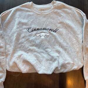 Cinnamoroll cropped cinched sweatshirt - heather grey, size XL. New with tags